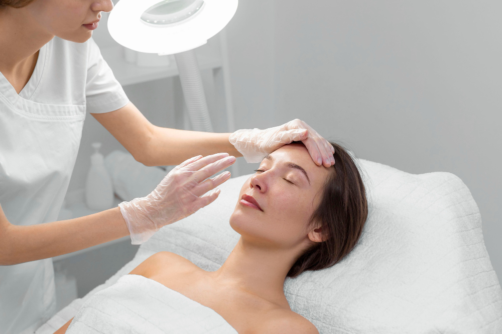 How A Skincare Clinic Can Transform Your Skin Health